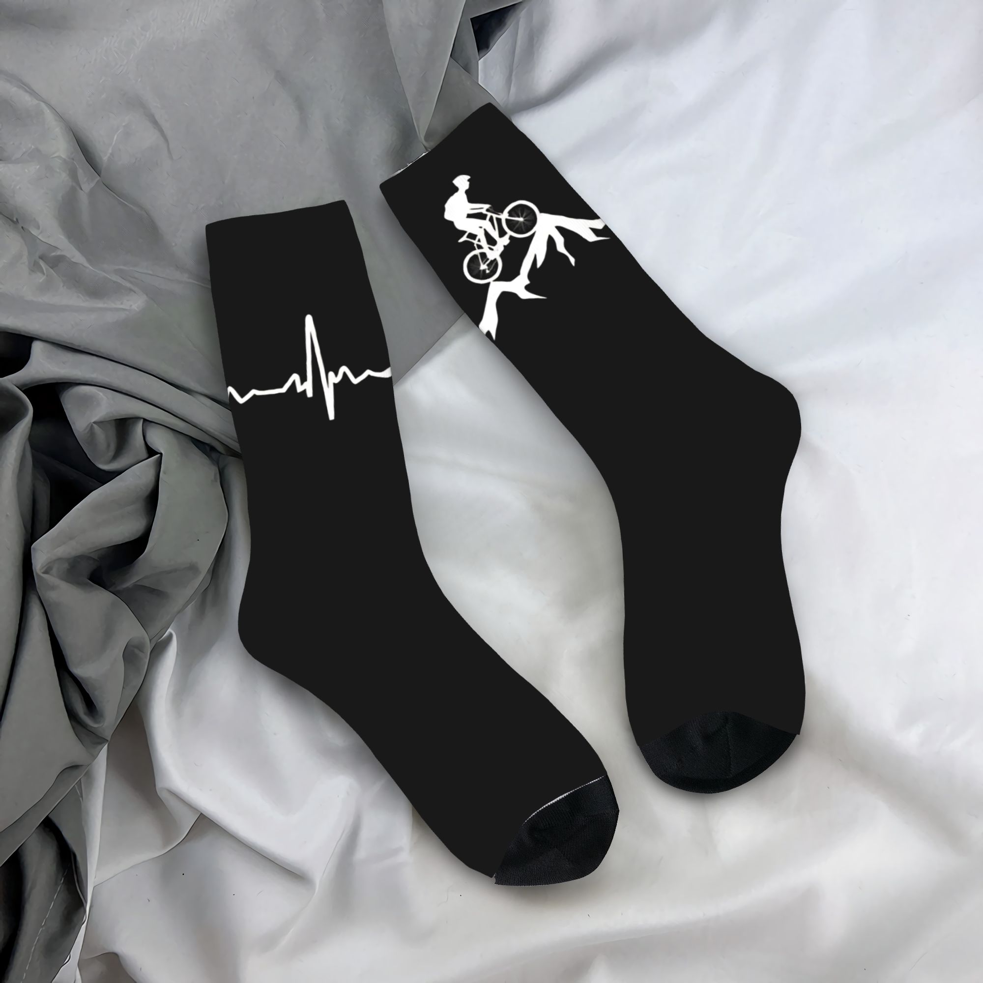 Mountain Biking Socks - ถุงเท้าผู้ชายสำหรับปั่นจักรยานเสือภูเขา ลายหัวใจสุดฮา ถุงเท้าสำหรับจักรยานวิบาก ถุงเท้าฤดูหนาวคุณภาพสูง ดีไซน์หรูหรา ถุงเท้ากันลื่นสำหรับสเก็ตบอร์ด